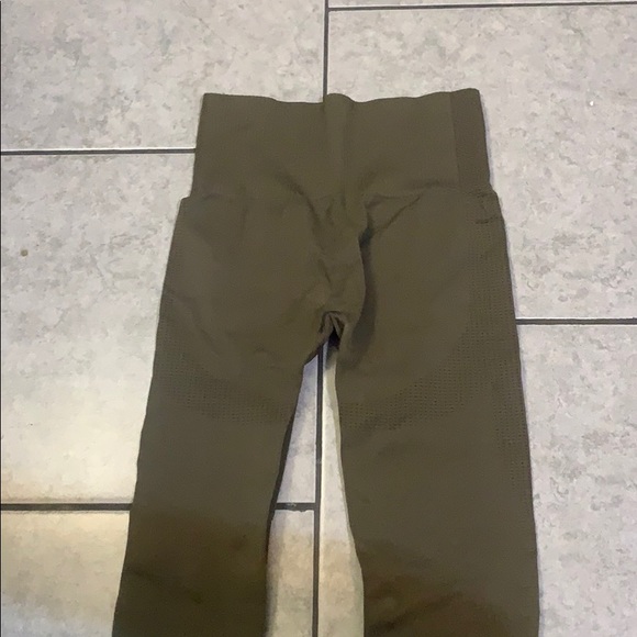 Women’s best leggings - Picture 4 of 5